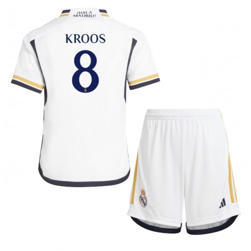 Maillot de foot Real Madrid Toni Kroos #8 Domicile enfant 2023-24 Manches Courte (+ pantalon court)